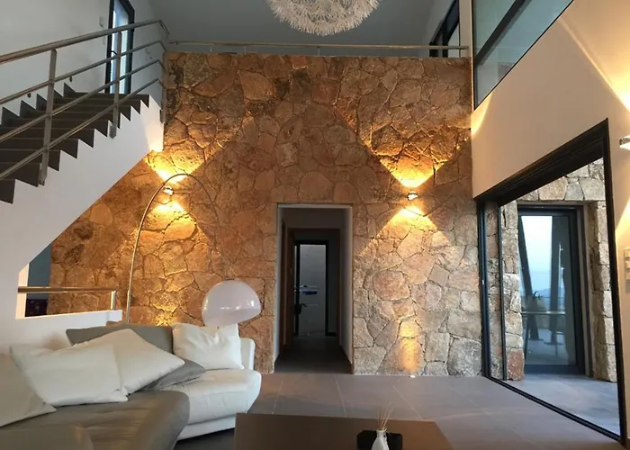 Marina Di Fiori By Pinarello Services ポルトヴェッキオ